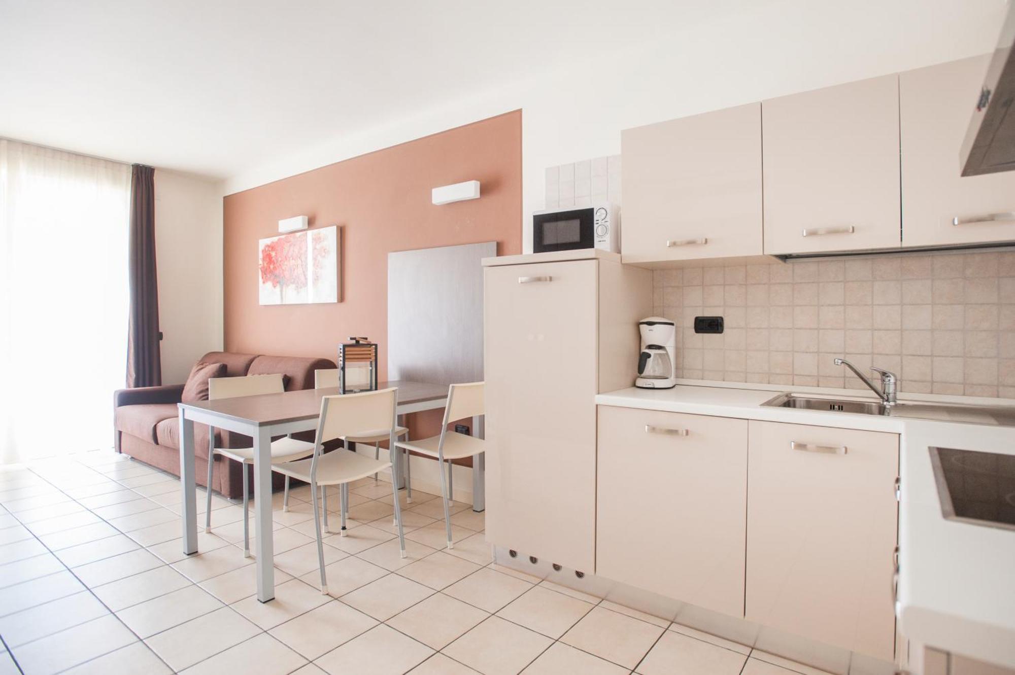 Residence Maroadi Torbole Sul Garda ภายนอก รูปภาพ