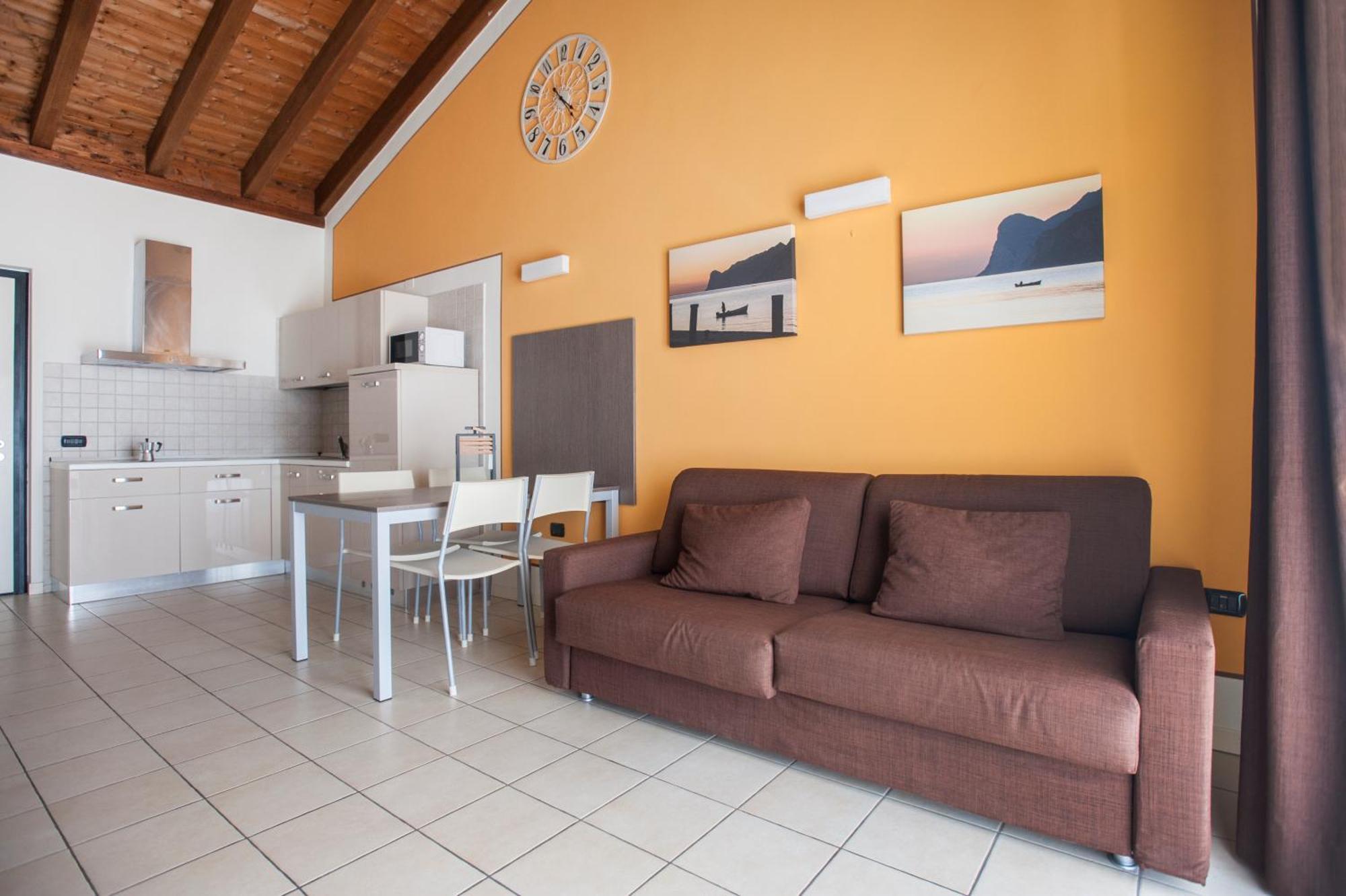 Residence Maroadi Torbole Sul Garda ภายนอก รูปภาพ