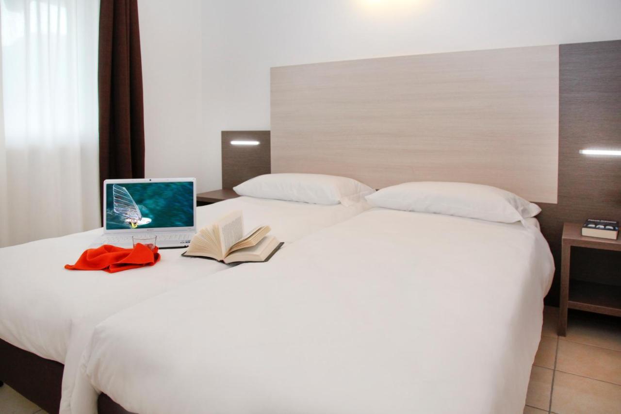 Residence Maroadi Torbole Sul Garda ห้อง รูปภาพ